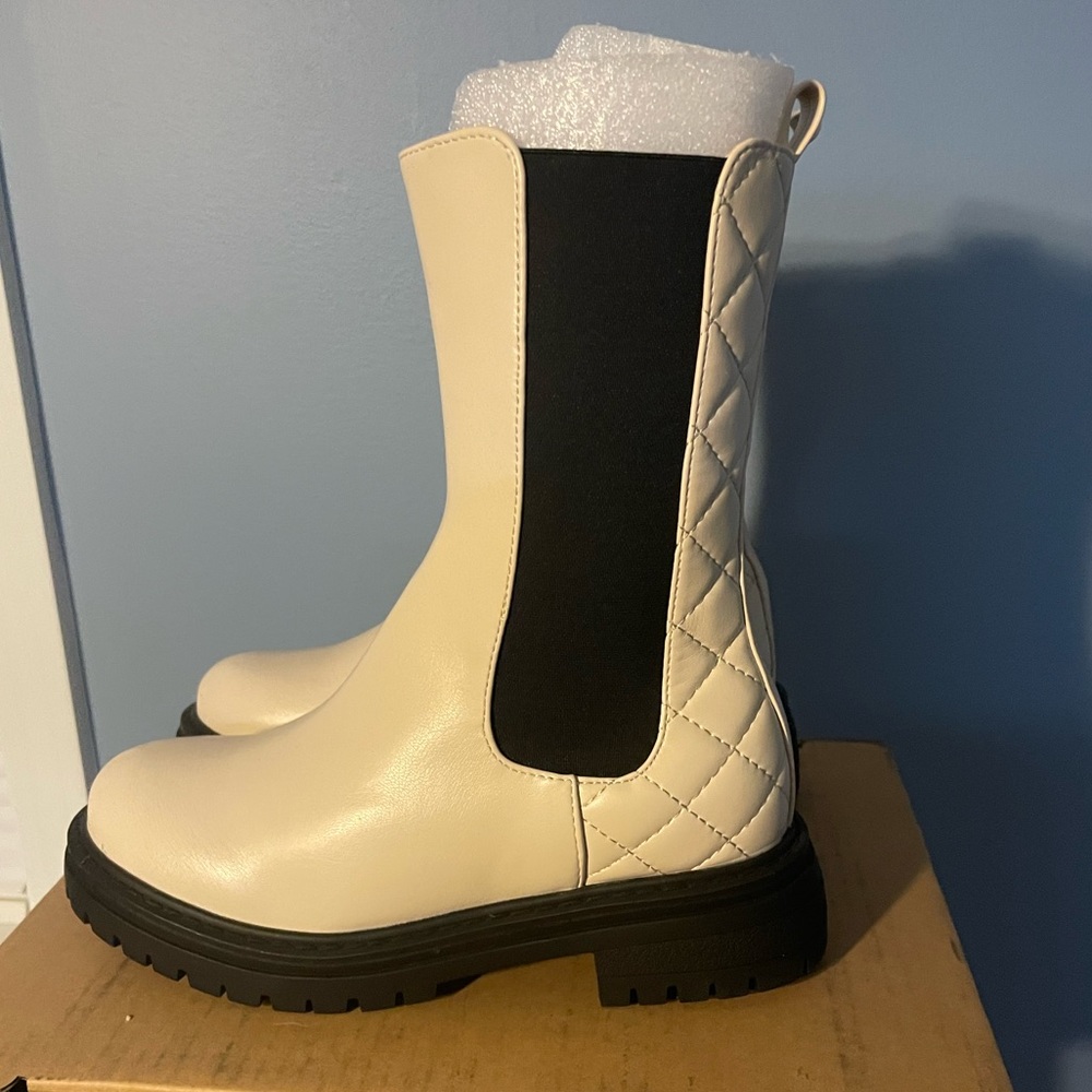 Mid calf Chelsea boot